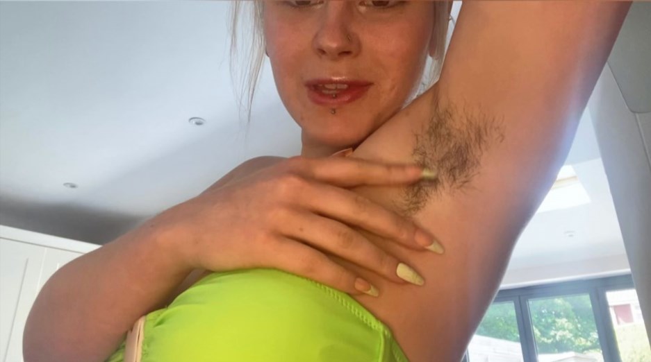 Delilah Jynx - Convincing your hot roommate to keep her armpits hairy Delilah Jynx - Convincing your hot roommate to keep her armpits hairy